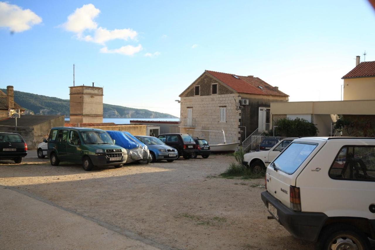 Apartments And Rooms By The Sea Komiza, Vis - 2431 Экстерьер фото