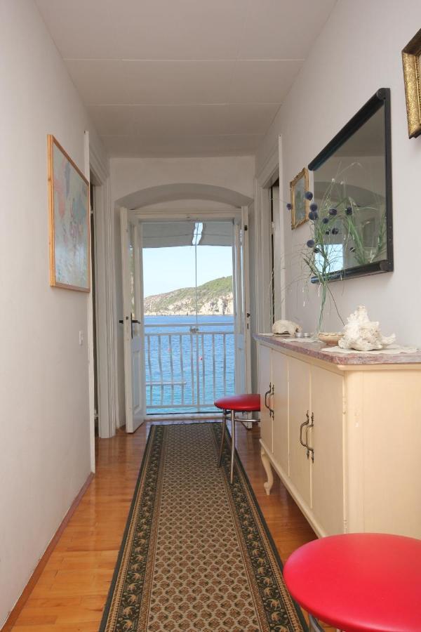 Apartments And Rooms By The Sea Komiza, Vis - 2431 Экстерьер фото