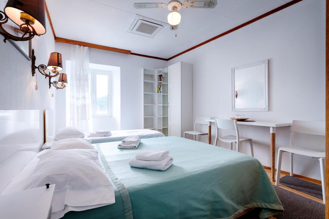 Apartments And Rooms By The Sea Komiza, Vis - 2431 Экстерьер фото
