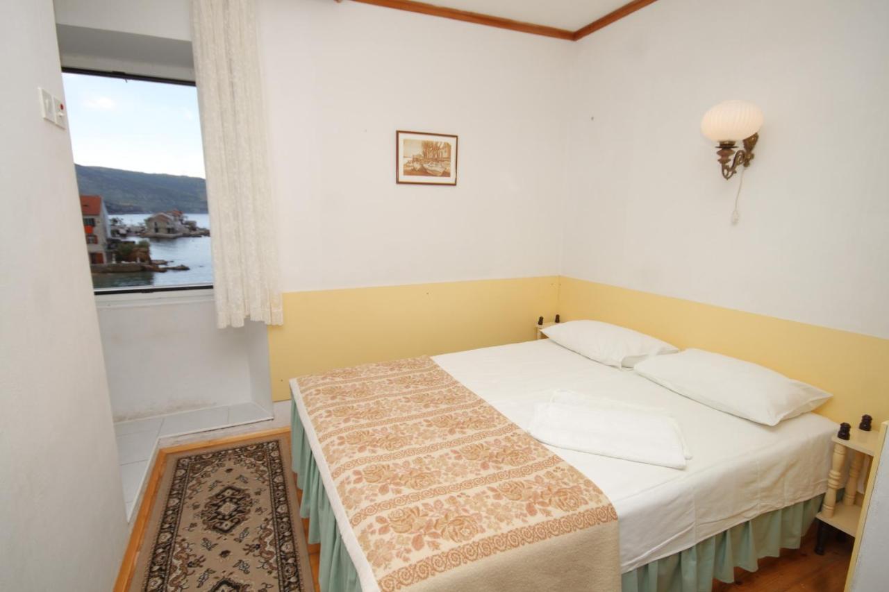 Apartments And Rooms By The Sea Komiza, Vis - 2431 Экстерьер фото