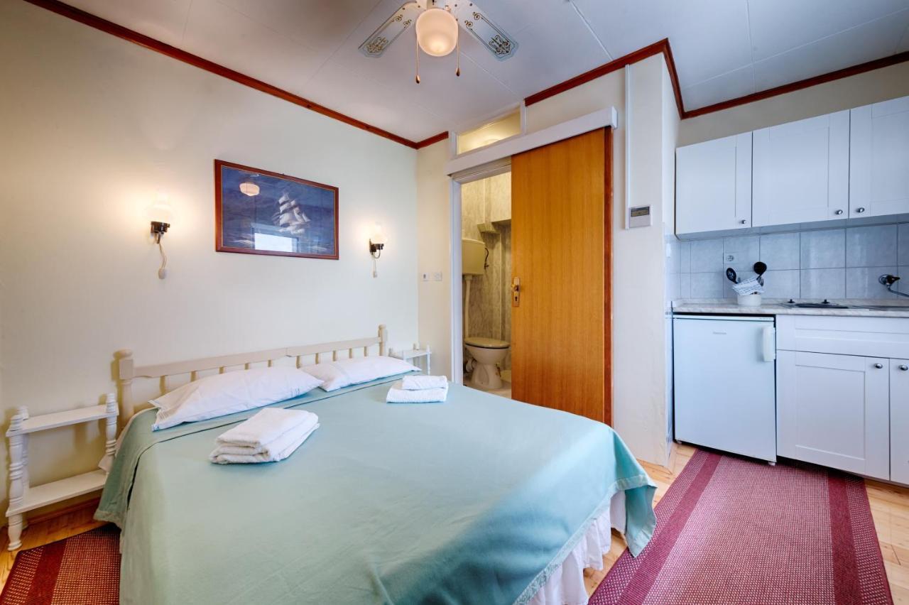 Apartments And Rooms By The Sea Komiza, Vis - 2431 Экстерьер фото